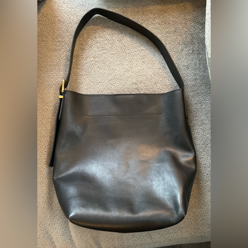 Madewell The Essential Bucket Tote
